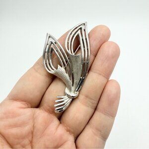 Vintage Crown Trifari Silver Tone Flowers Bouquet Statement Brooch